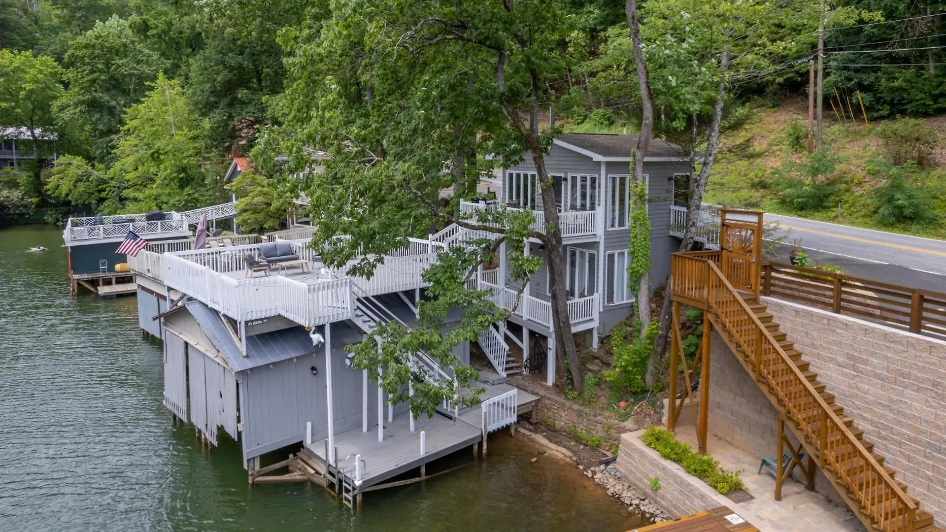 Prázdninový dům Waters Edge Hideaway Lakefront Pet Friendly