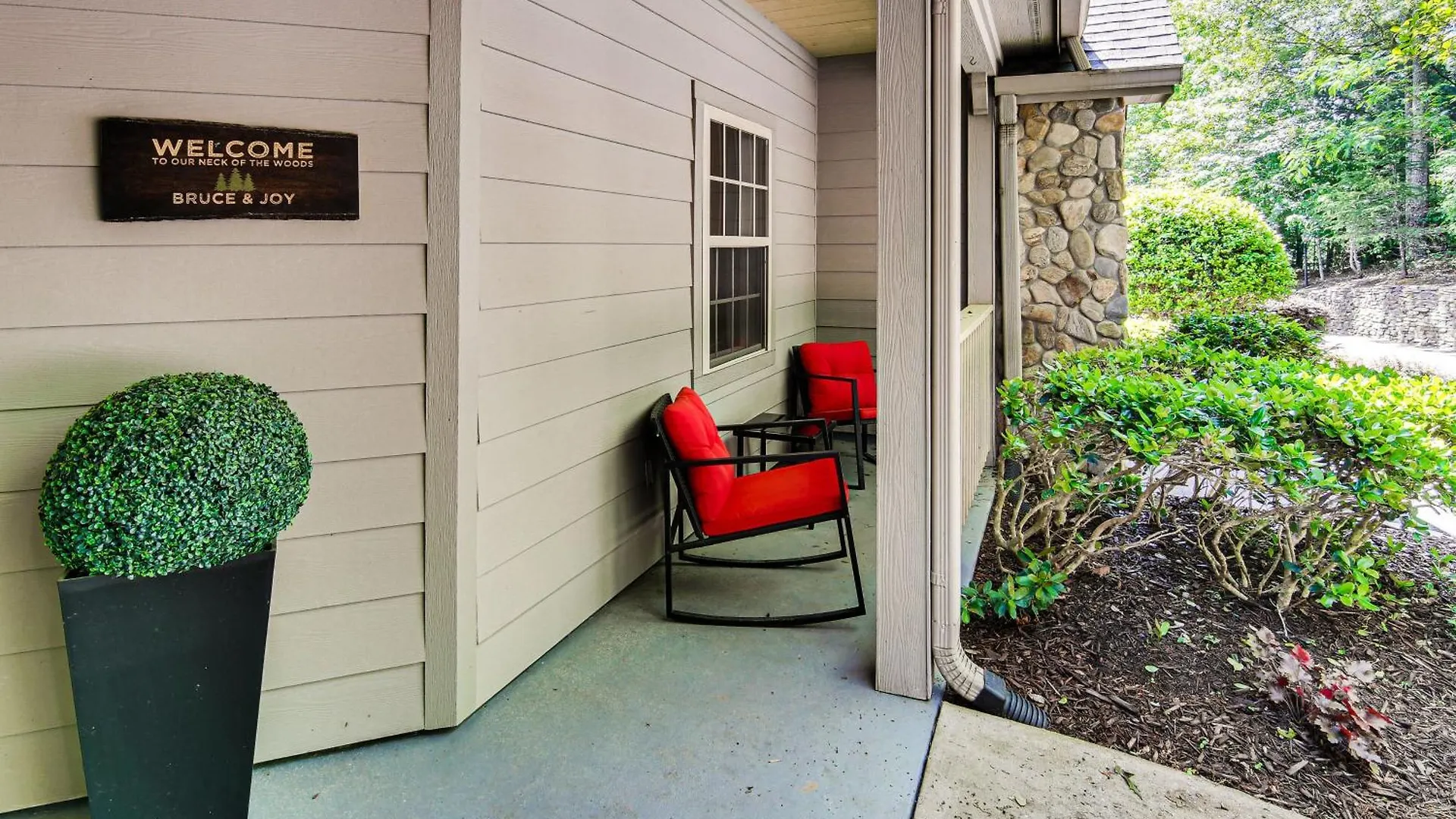 Lure With Pool And Access! Apartment Lake Lure