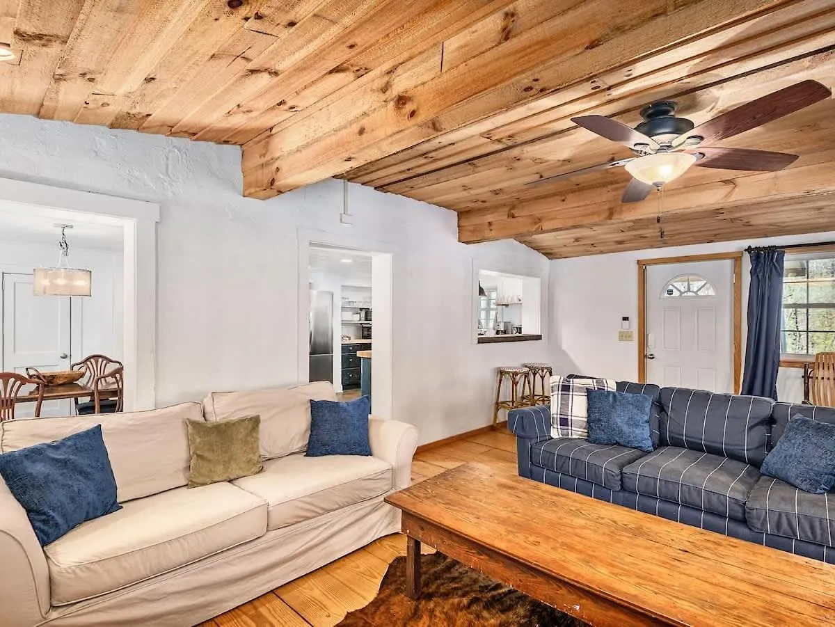 Lakefront House In A Quiet Cove - Kayaks Available Holiday home *