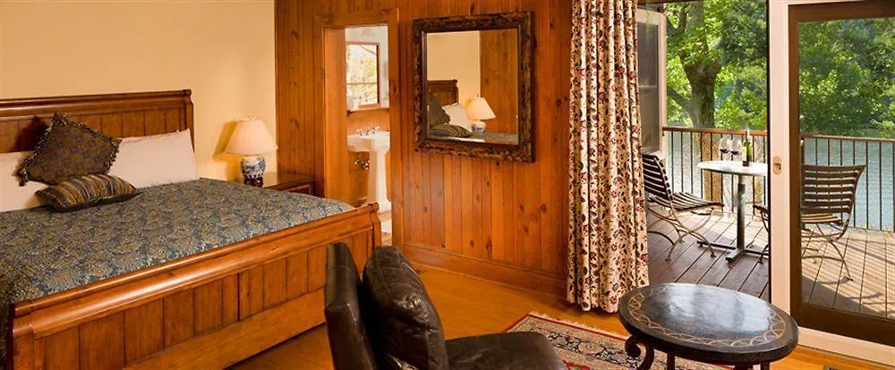 Inn On Lure 4*