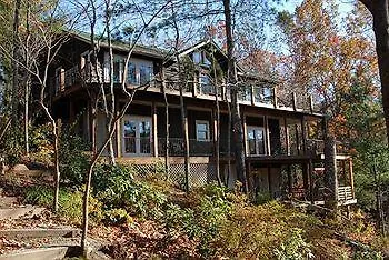 Inn On Lure 4*