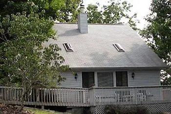 Vacation Homes By Rumbling Bald 4*