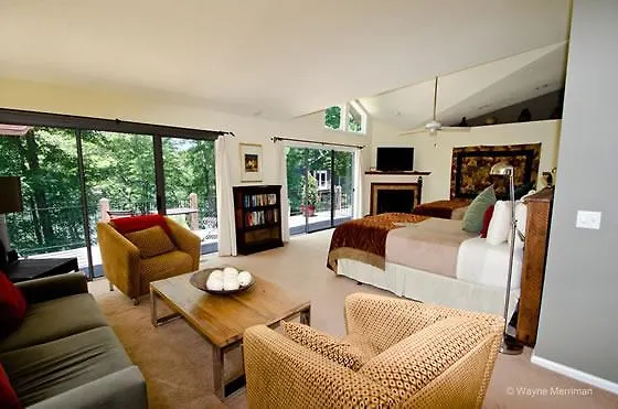 Inn On Lure 4*
