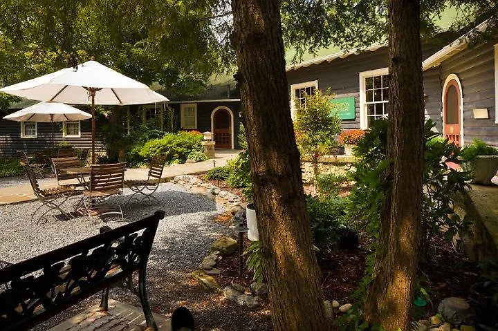 Inn On Lure 4*