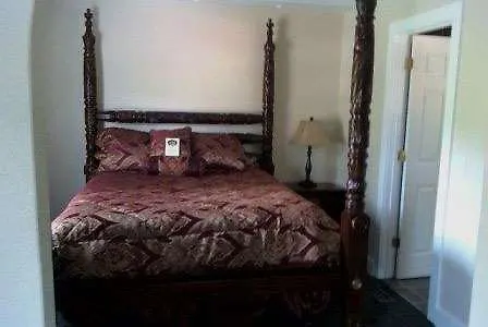 The 1927 Lure And Hotel 2*