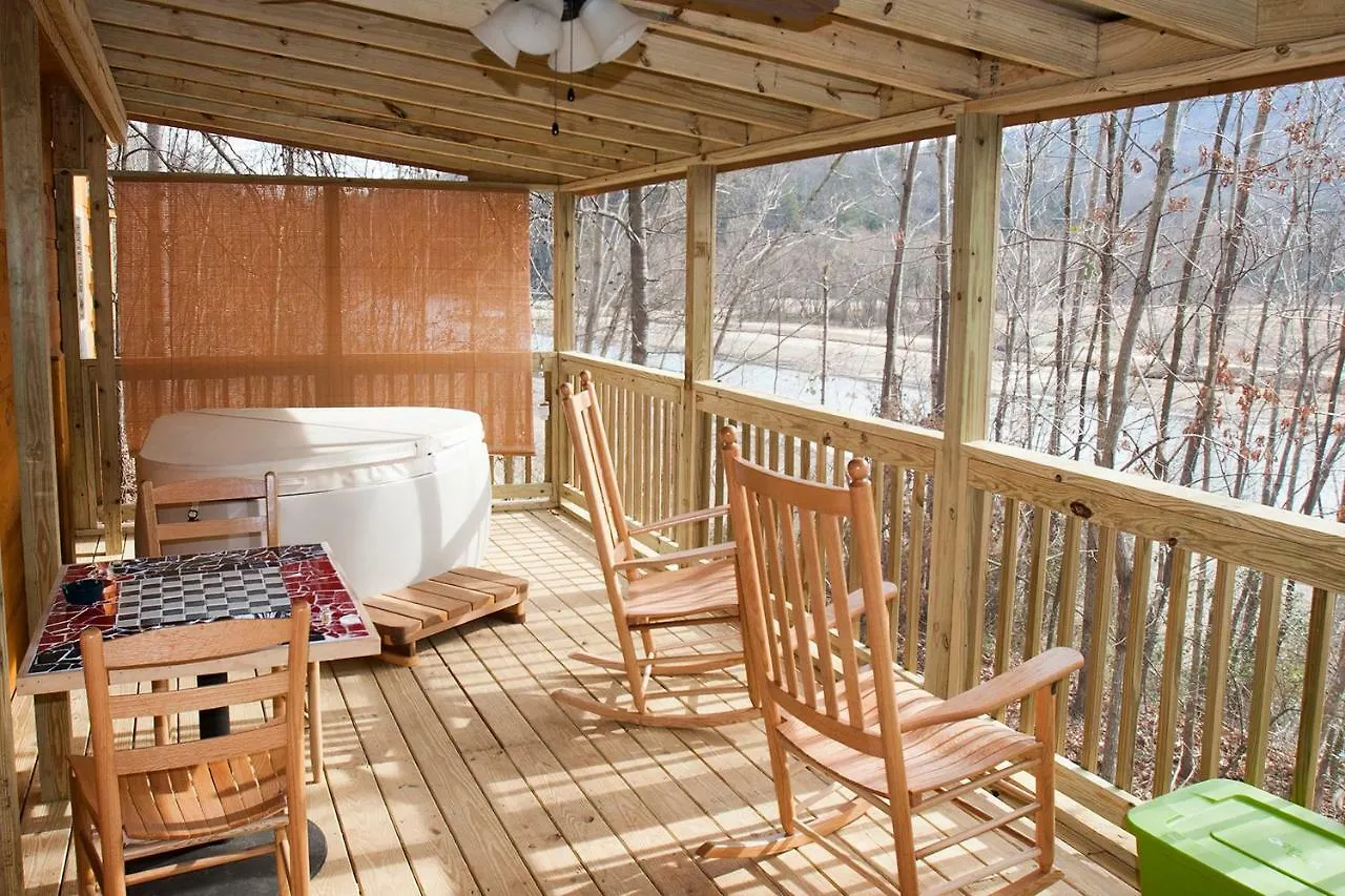 Pine Gables Cabins Tatil Evi