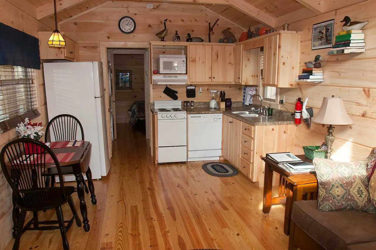 Pine Gables Cabins Tatil Evi