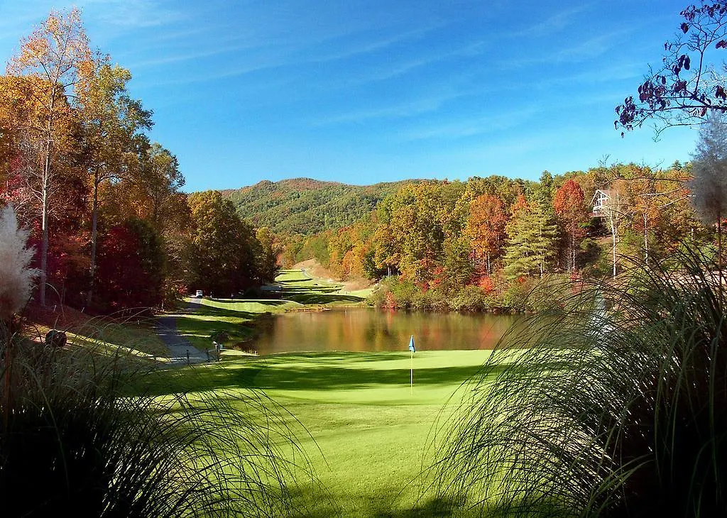 Resort Rumbling Bald 4*